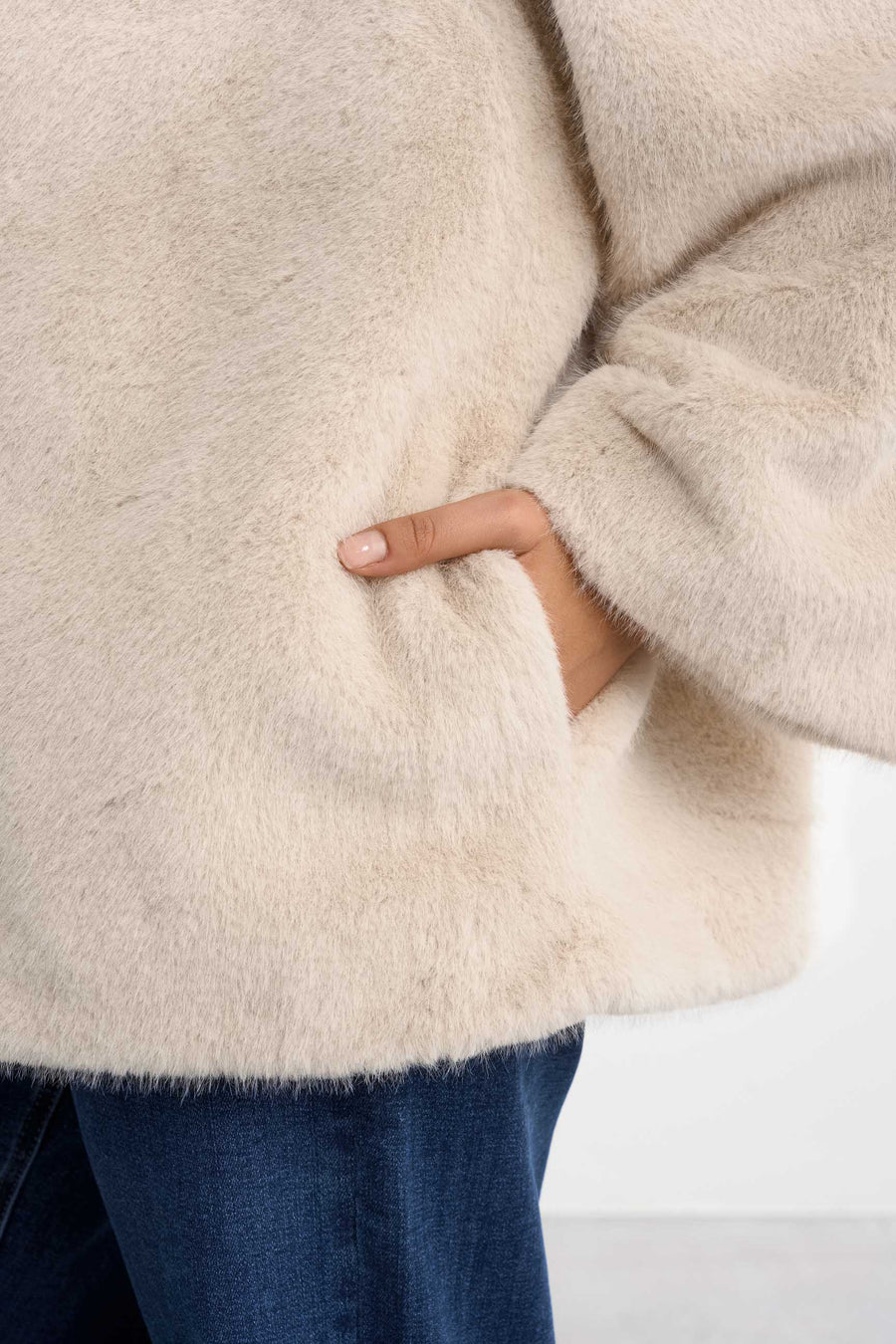 Courchevel Faux Fur Jacket · Beige