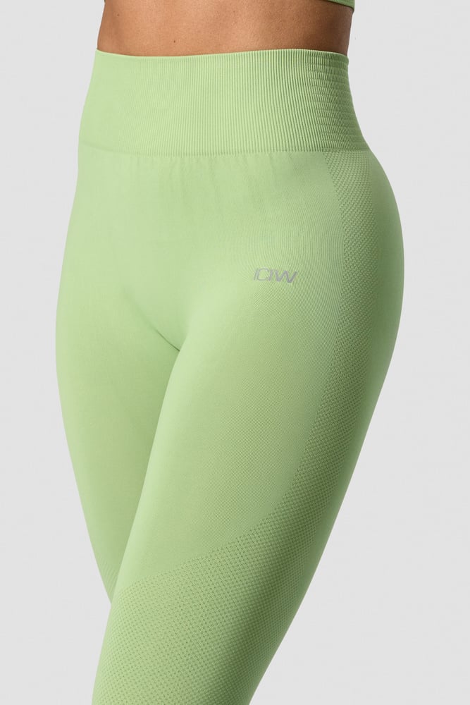 define seamless tights summer green