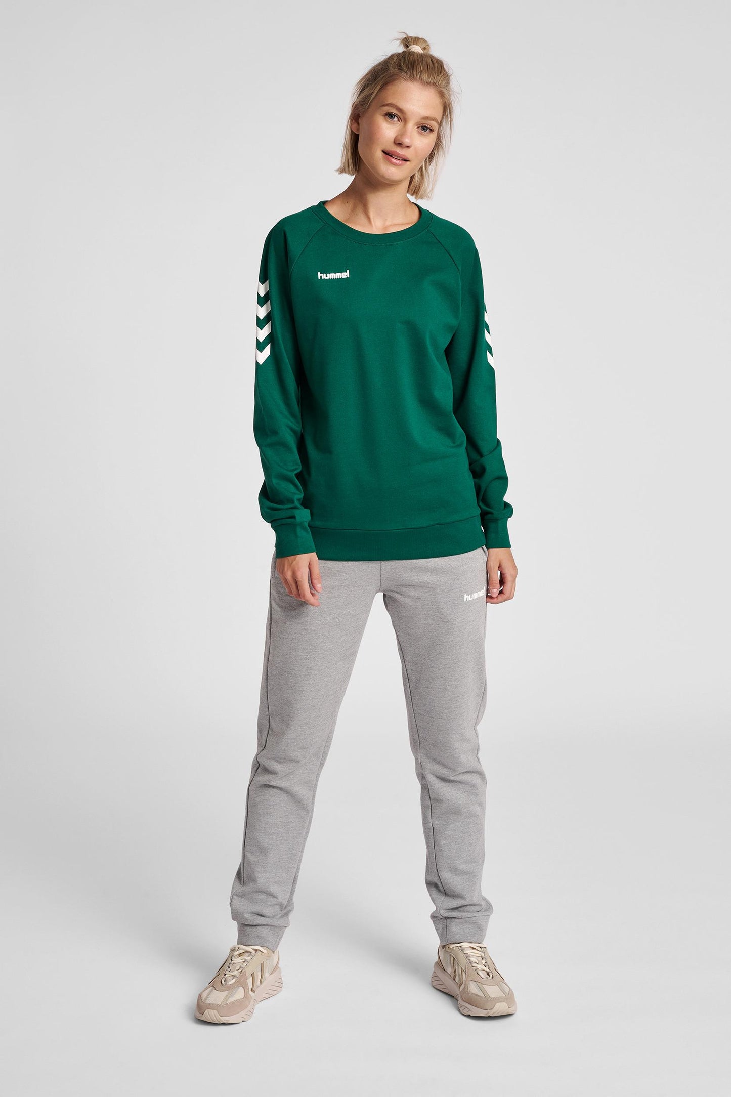 HUMMEL - Hmlgo Cotton Sweatshirt Woman - Evergreen