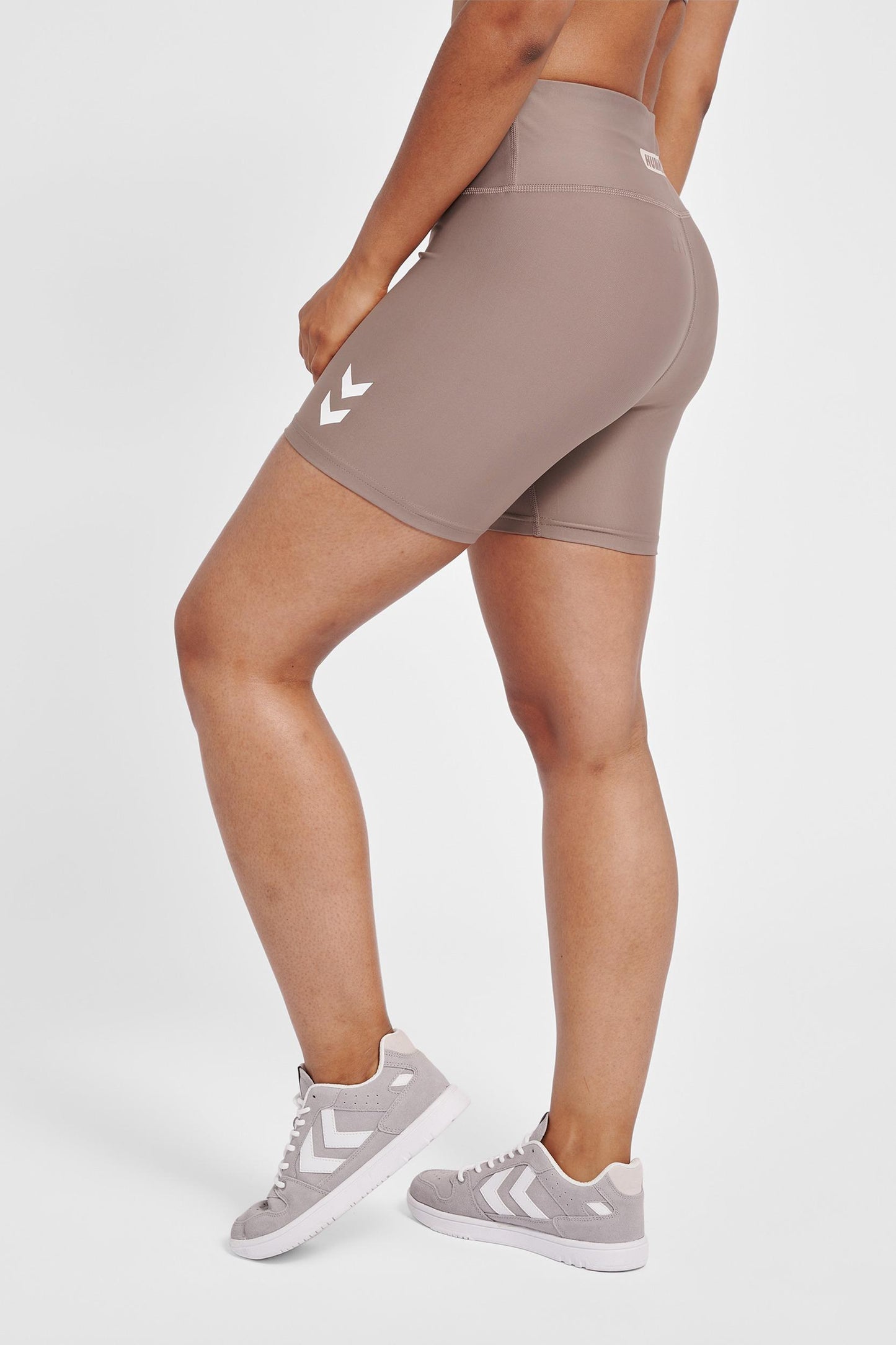 HUMMEL - Hmlte Tola Hw Tight Shorts - Driftwood