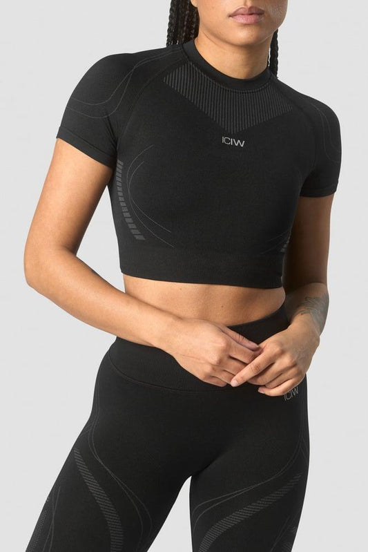 ICANIWILL - Ultra Seamless Cropped T-shirt - Black