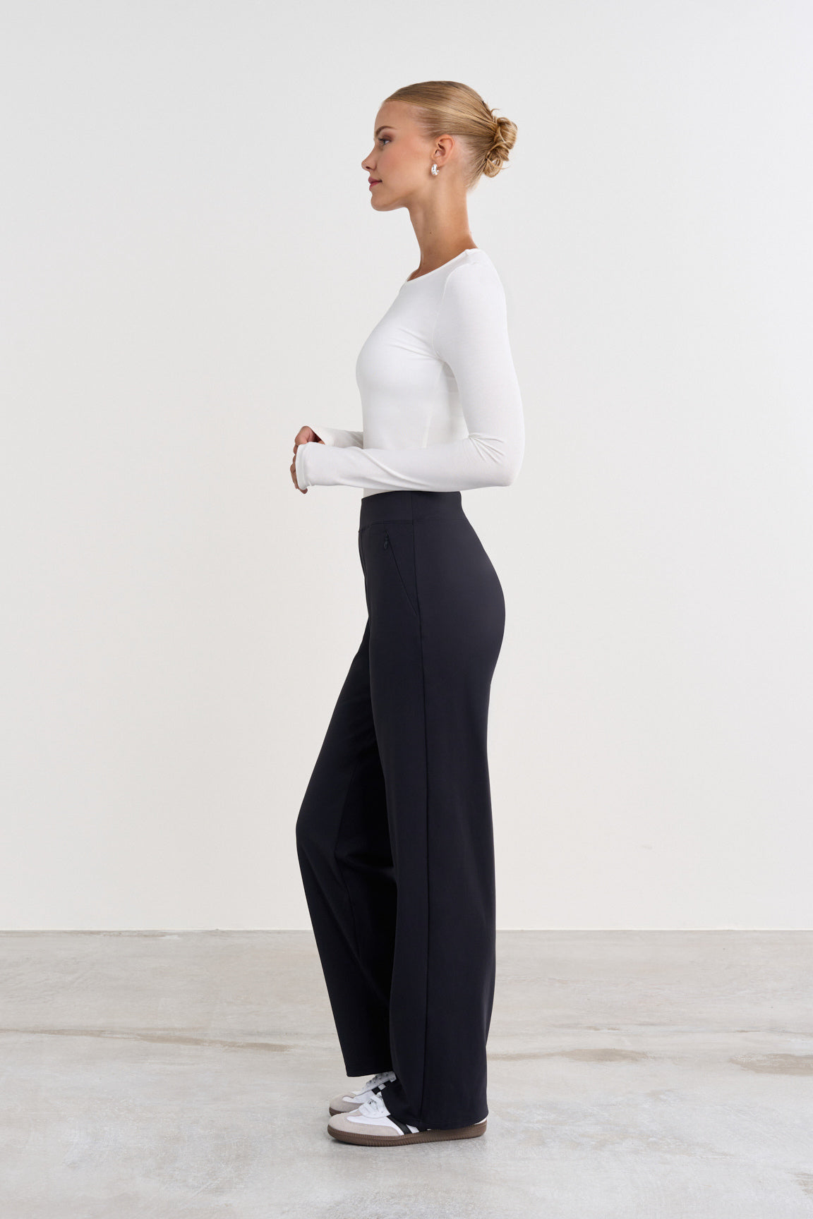 Tailored Relaxed Pants - for dame - Famme - Pants